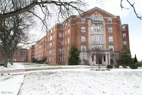 13800 Fairhill Rd #505, Shaker Heights, OH 44120