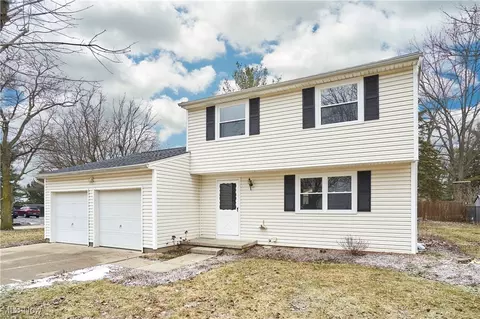 1387 Cherokee Trl, Stow, OH 44224
