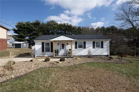 321 Luzern St SW, Sugarcreek, OH 44681