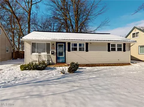 4776 Robinwood Dr, Mentor, OH 44060
