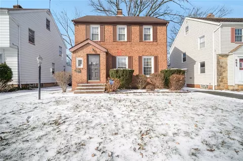 866 Keystone Dr, Cleveland Heights, OH 44121