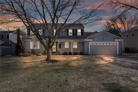 17020 Deer Path Dr, Strongsville, OH 44136