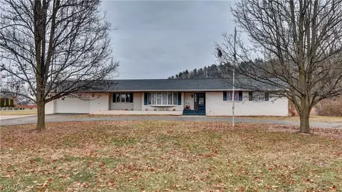 8615 Gilmore Rd SE, Gnadenhutten, OH 44629