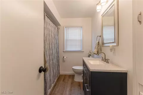 Bath - 238 Wilson St, Struthers, OH 44471 photo 1 of 1