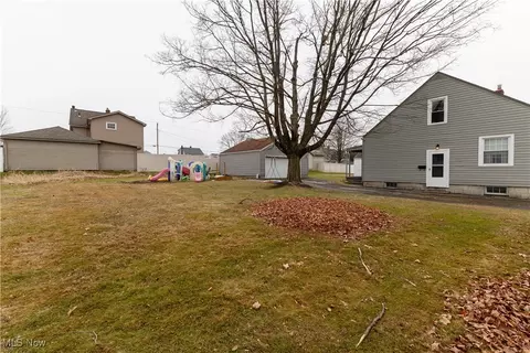 Exterior - 238 Wilson St, Struthers, OH 44471 photo 7 of 7