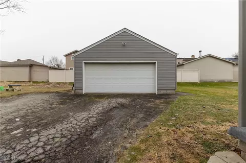 Exterior - 238 Wilson St, Struthers, OH 44471 photo 2 of 7
