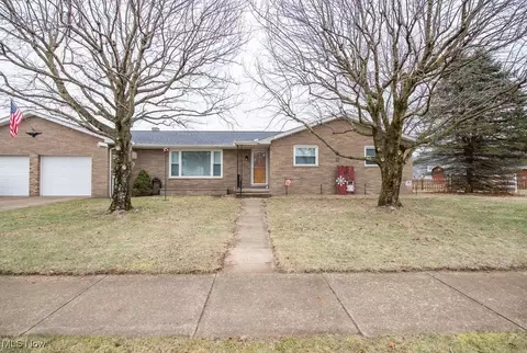 170 N Mckinley St, Waynesburg, OH 44688