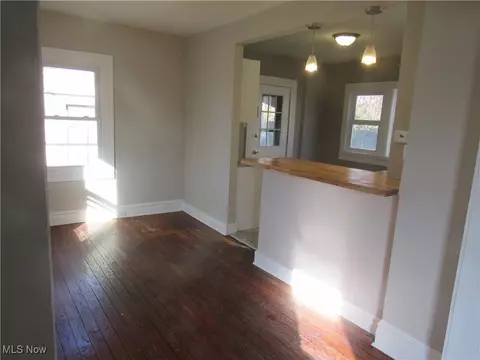 693 Cato Ave, Akron, OH 44310 photo 6