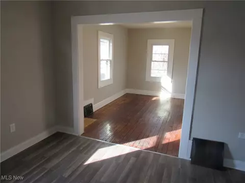 693 Cato Ave, Akron, OH 44310 photo 9