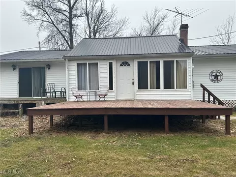 29505 Edie Rd, Uhrichsville, OH 44683