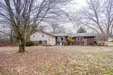 7639 Duck Creek Rd, Berlin Center, OH 44401