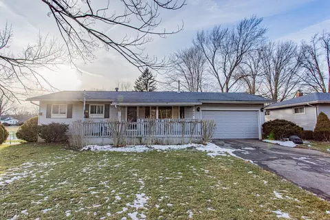 360 Russell Ave, Cortland, OH 44410