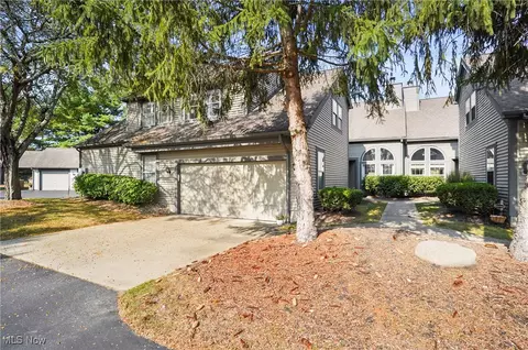 115 S Bayshore Dr, Columbiana, OH 44408