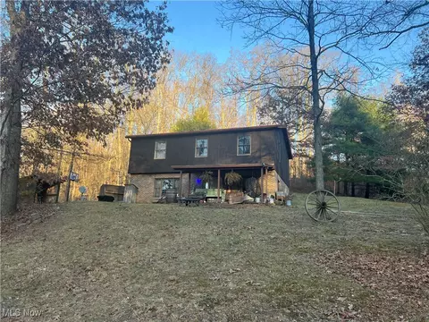 33661 Dog Hollow Rd, Barnesville, OH 43713