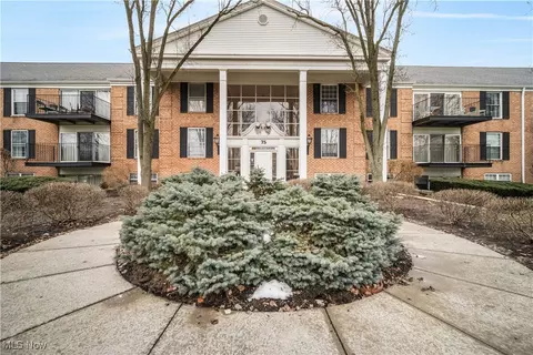 75 Atterbury Blvd #311, Hudson, OH 44236