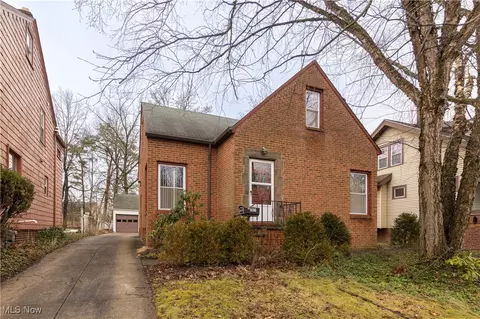 2021 Staunton Rd, Cleveland Heights, OH 44118