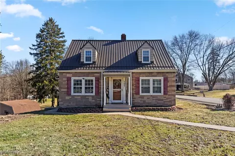 105 Erwin Ave, Follansbee, WV 26037