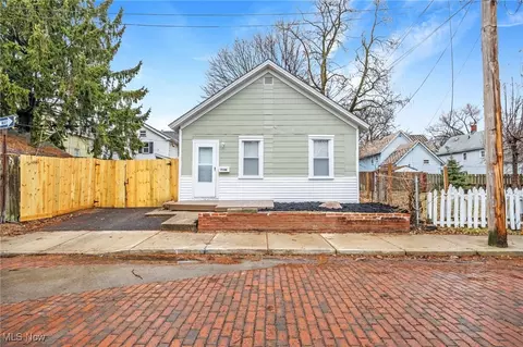 7106 Elton Ave, Cleveland, OH 44102