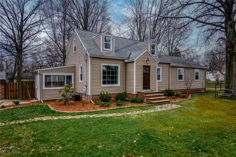 28575 White Rd, Willoughby Hills, OH 44092