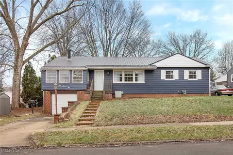181 Catherine Ln, Alliance, OH 44601