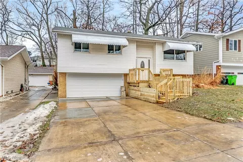5597 Andover Blvd, Garfield Heights, OH 44125