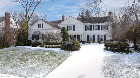 18 Lyman Cir, Shaker Heights, OH 44122