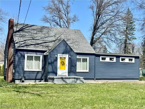 160 Euclid Blvd, Youngstown, OH 44505