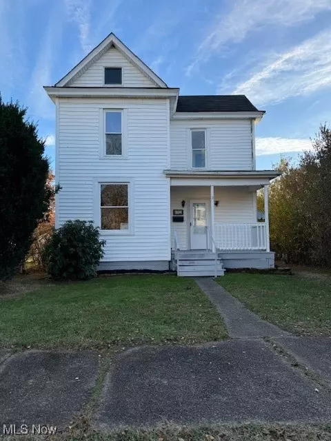 1113 9th St, Moundsville, WV 26041