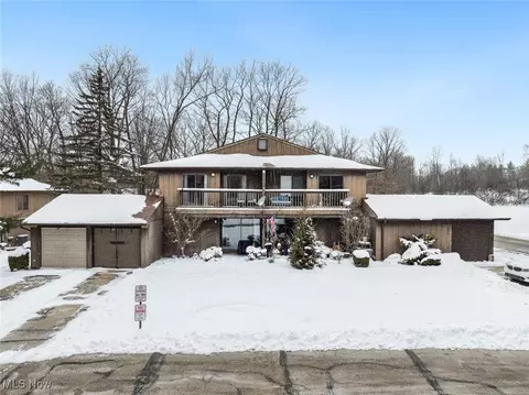 7435 Creekwood Dr #12B, North Royalton, OH 44133