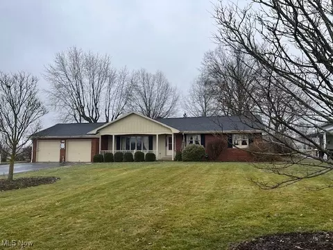 7951 W Pine Lake Rd, Salem, OH 44460