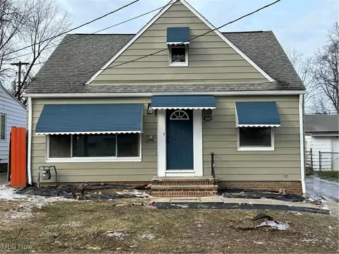 5660 Dunham Rd, Maple Heights, OH 44137