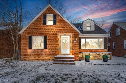 2055 Wrenford Rd, South Euclid, OH 44121