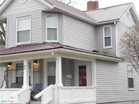 847 Locust St, Coshocton, OH 43812
