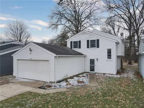8838 Holly Ln, Olmsted Falls, OH 44138