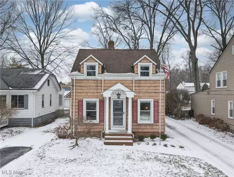 24403 Electric Dr, Bay Village, OH 44140