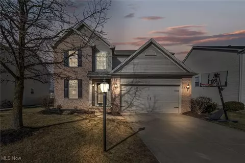 27370 Wheaton Pl, Olmsted Twp, OH 44138