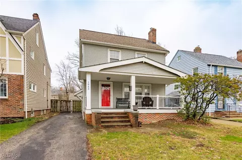 1945 Staunton Rd, Cleveland Heights, OH 44118
