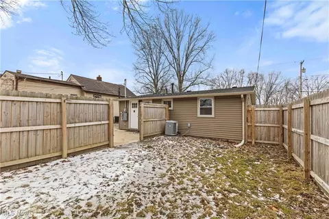 371 Abbe Rd N, Elyria, OH 44035 photo 18