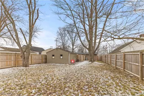 371 Abbe Rd N, Elyria, OH 44035 photo 19