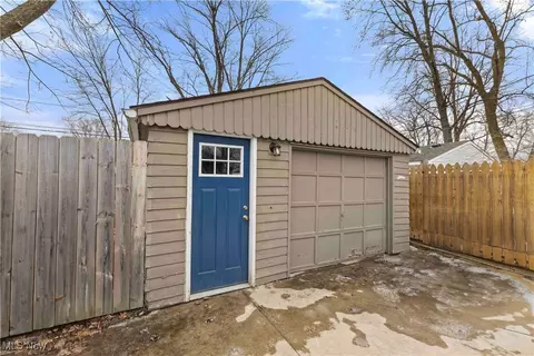 371 Abbe Rd N, Elyria, OH 44035 photo 16