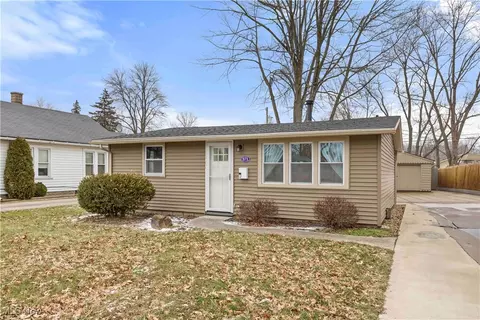 371 Abbe Rd N, Elyria, OH 44035