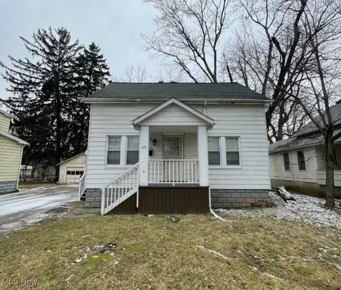 75 Dewhurst Ave, Bedford, OH 44146