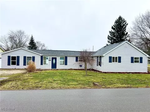 2977 Wayne St, Norton, OH 44203