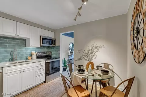 Dining - 35007 S Turtle Trl #C, Willoughby, OH 44094 photo 1 of 1