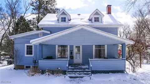 8296 Park Ave, Garrettsville, OH 44231