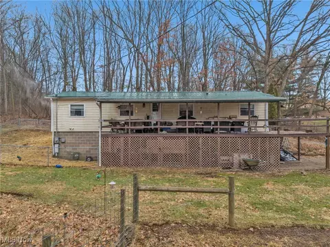 2131 Gordon Rd NW, Dover, OH 44622
