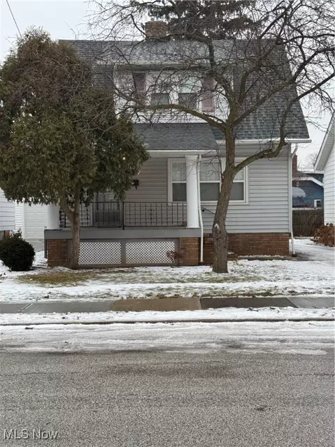2127 Olive Ave, Lakewood, OH 44107