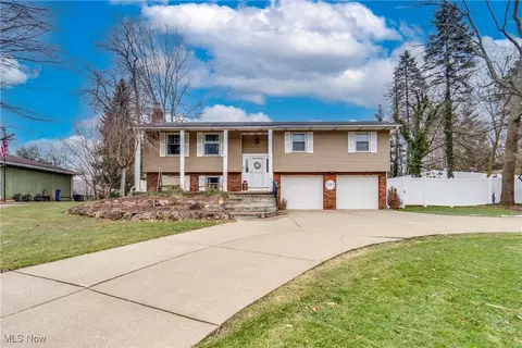 5504 Frazer Ave NW, North Canton, OH 44720