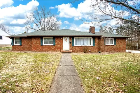 551 Crestwood Ave, Wadsworth, OH 44281