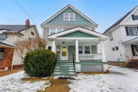 1305 Edwards Ave, Lakewood, OH 44107